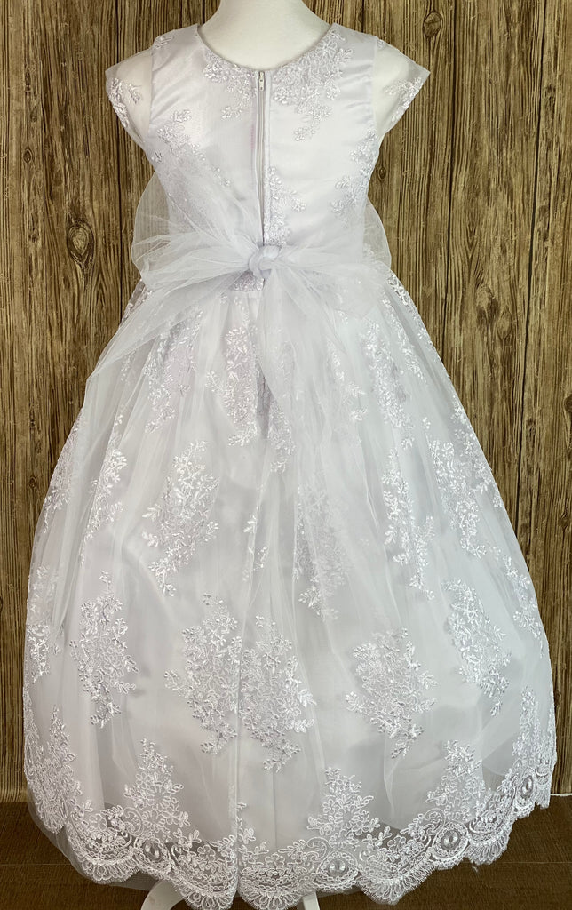 White, size 12 Cap sleeve Scoop neck with embroidered lace bodice Bead, pearl, and rhinestone thin belt Embroidered lace tulle over satin Zipper closure Tulle belt for big bow
