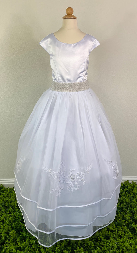 White, size 10 Satin bodice Wide pearl belt Tulle overlay with embroidered detailing Satin trim along skirt Zipper closure Satin Ribbon for bow