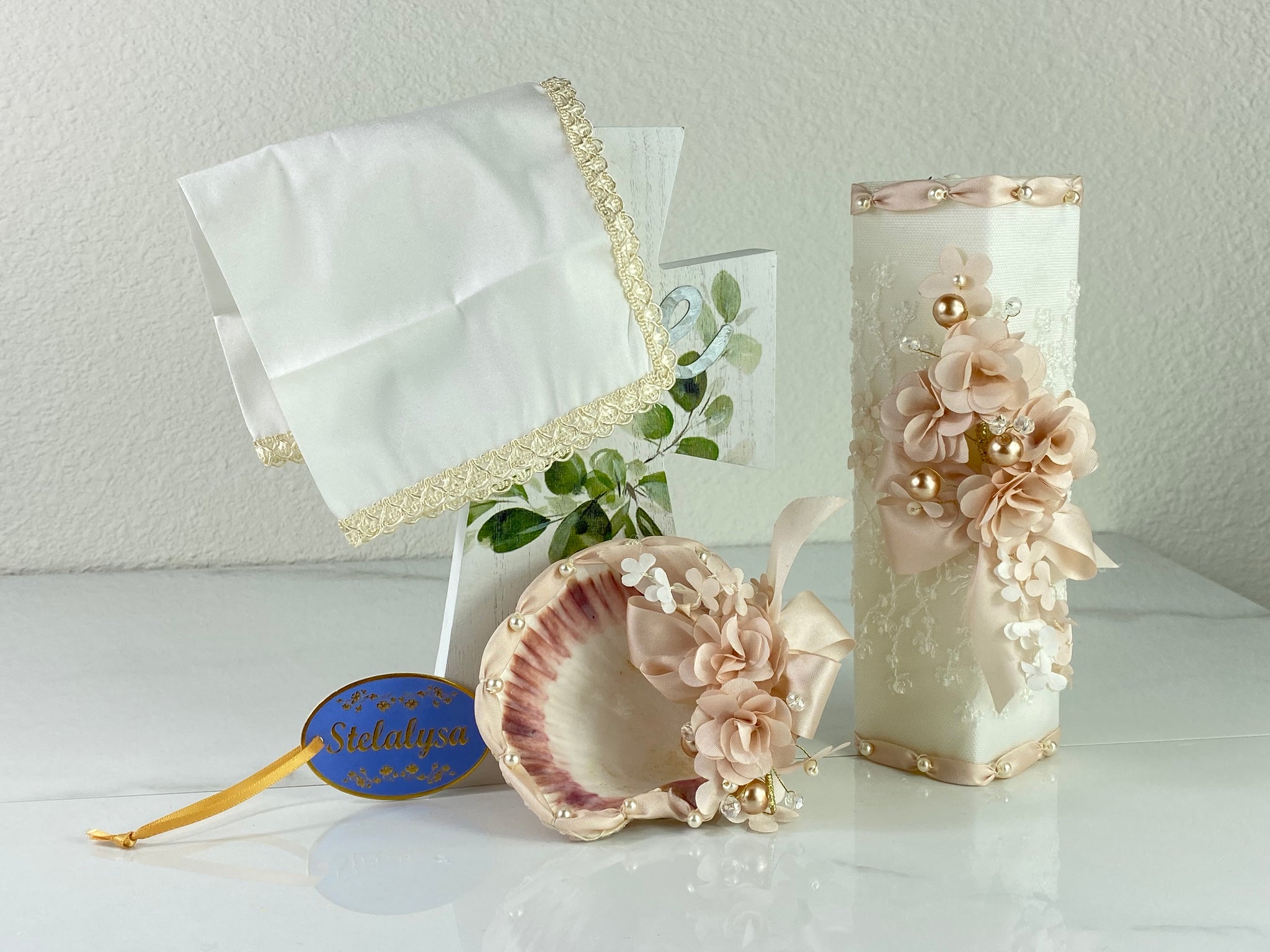 Ivory - Elegant Candle, Shell & Handkerchief Set - A168