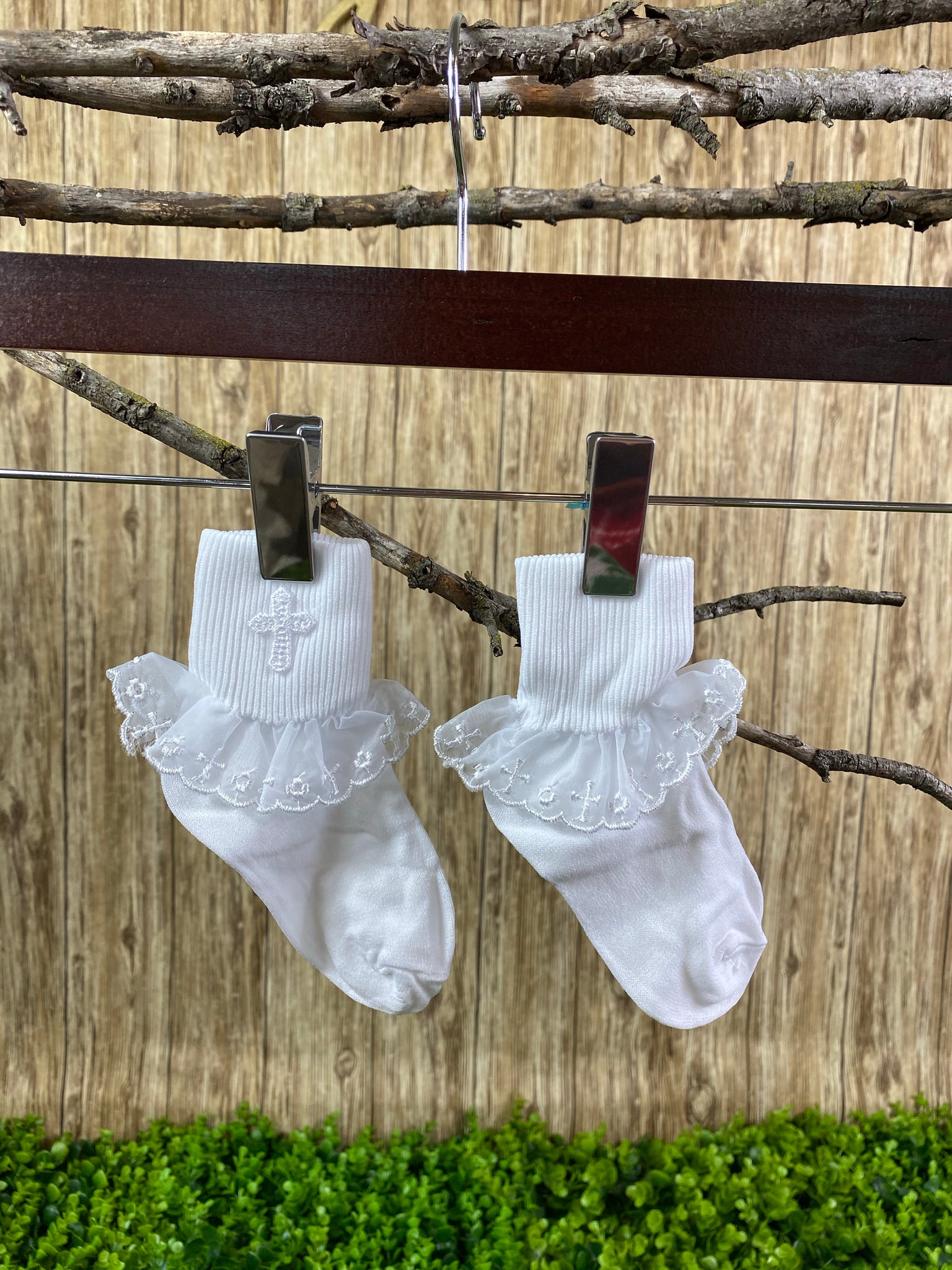 White Socks with Cross for Babies  These custom ivory socks are detailed with beautiful embroidered crosses and lace with elegant crosses along the edge.  These are perfect for your princess' Baptism!  These socks are available in size 1-2 (shoe size).