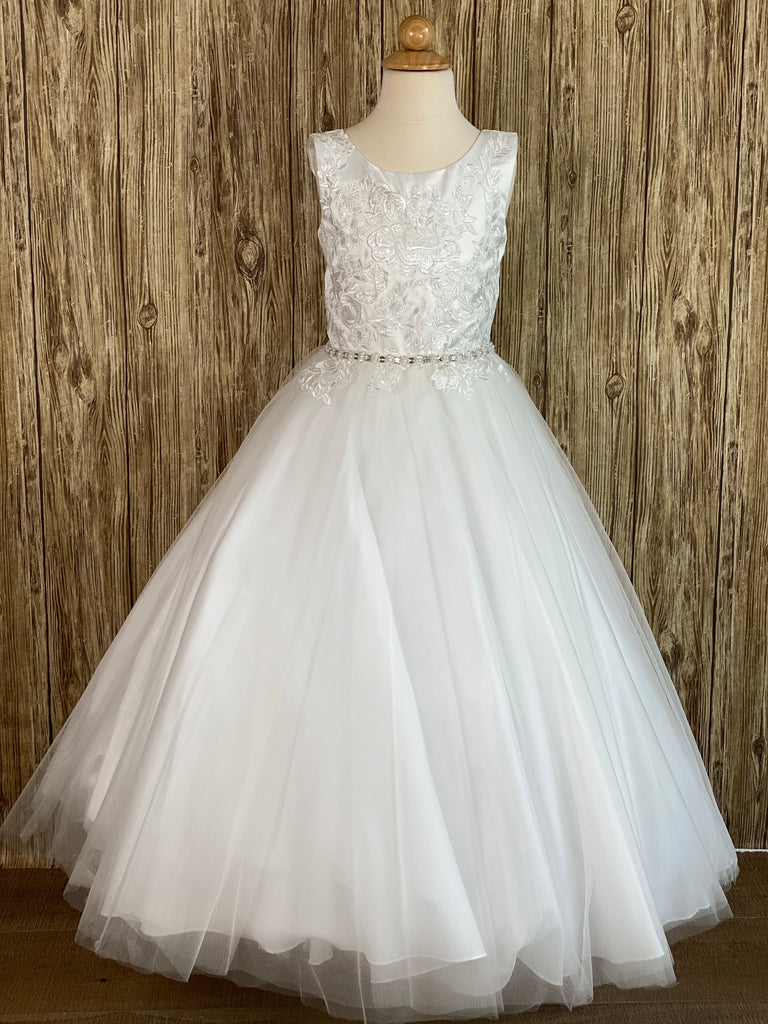 White, size 8 Scoop Neck Embroidered satin lace bodice Thin jeweled belt along lower bodice Multi layered tulle skirt Hidden zipper with satin button overlay Embroidered ribbon for bow