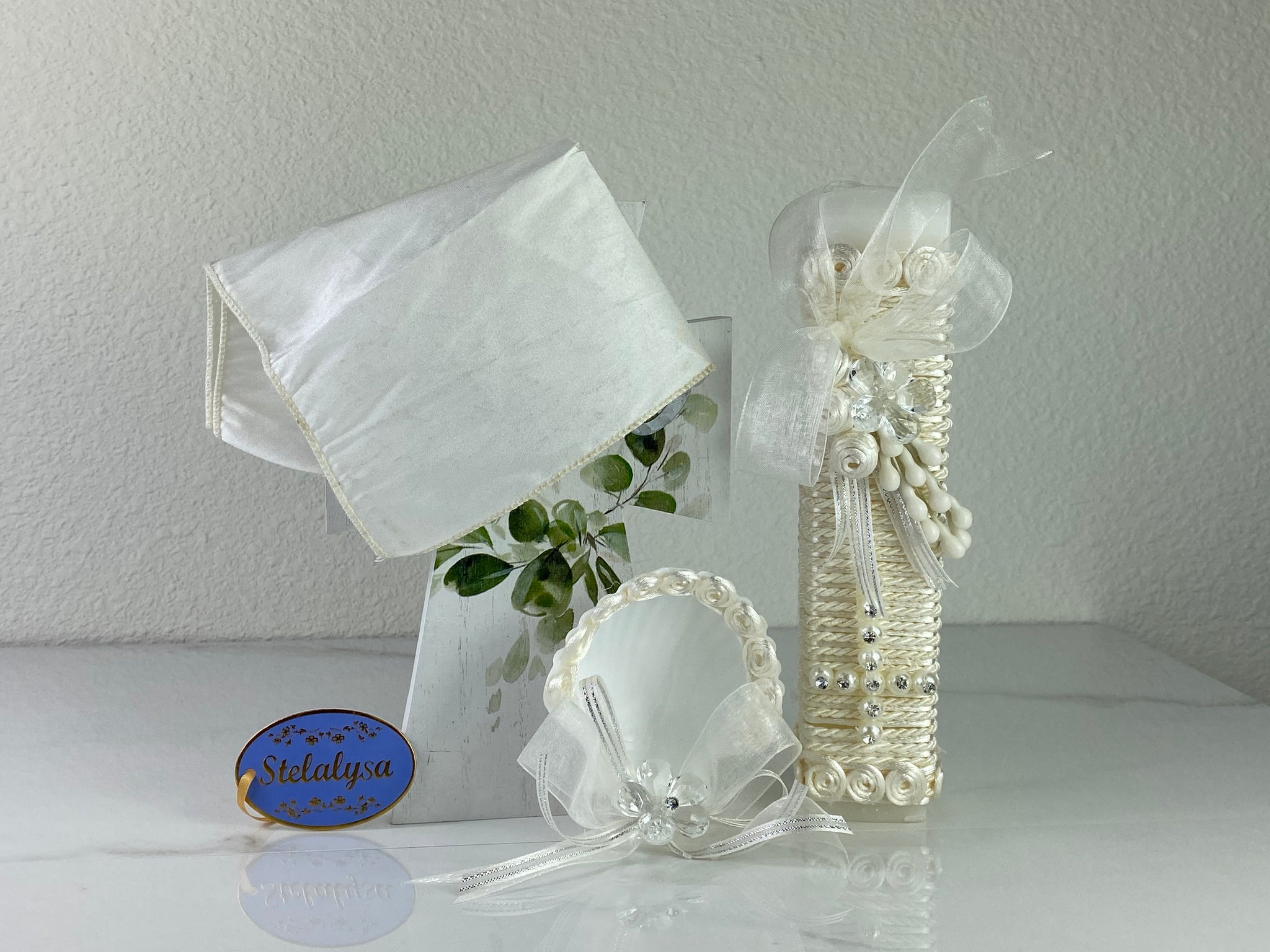 Ivory - Elegant Candle, Shell & Handkerchief Set - A150